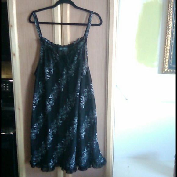 Nightie - Picture 1 of 2